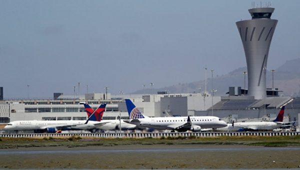 В США подросток выпрыгнул из самолета через крыло сразу после приземления