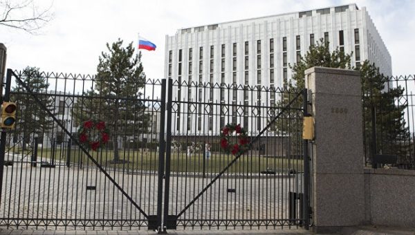 СМИ: Вашингтон может ужесточить правила перемещения российских дипломатов