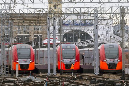 
                    Шесть крюковских «Ласточек» продлят до Клина          