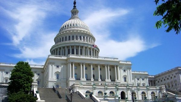 Лидер демократов пригрозил распустить комиссию Трампа по честным выборам