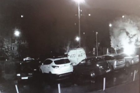 
                    В 11-м микрорайоне пытались сжечь автомобиль директора службы такси          