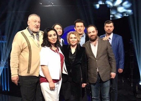 Трудная судьба: Яна Троянова рассказала о гибели всех родных, алкоголизме и желании усыновить ребенка