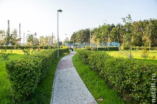 
                    70 скамеек и беседки          