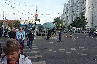
                    Бетономешалка протаранила пассажирский автобус в «новом городе»          