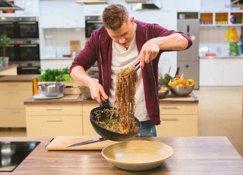 Царский пир по карману: сегодня на СТС покажут новый сезон шоу «ПроСТО кухня»