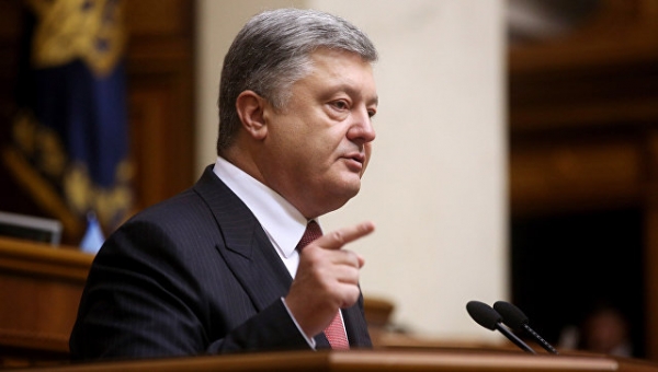 "Он живет в другой стране": политолог оценил выступление Порошенко в Раде