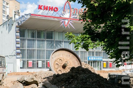 
                    8 позорных вещей, случившихся при реконструкции площади Юности          