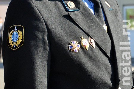 
                    Пристава обвинили в получении взятки в 17 тысяч долларов          
