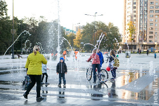 
                    «Золотая осень» на площади Юности          