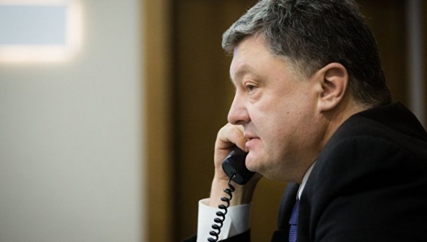 Эксперт: Порошенко стремится изолировать украинцев от их близких в России
