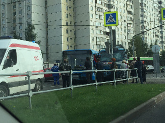 
                    Бетономешалка протаранила пассажирский автобус в «новом городе»          