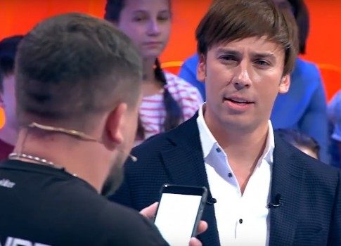 Хайпанули: Максим Галкин и Баста устроили рэп-баттл в шоу «Сегодня вечером»