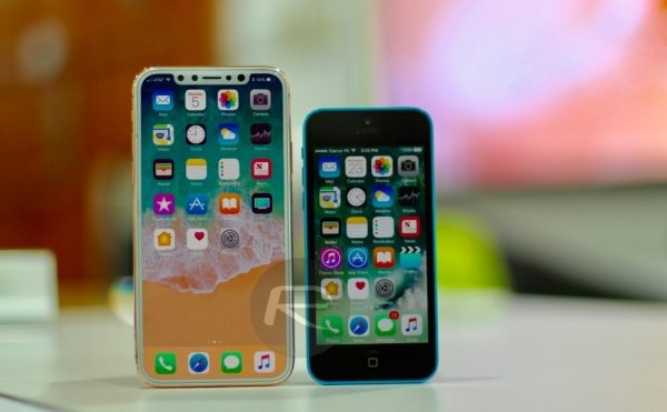 От «двойки» до «восьмерки»: эволюция iPhone в семи фотографиях