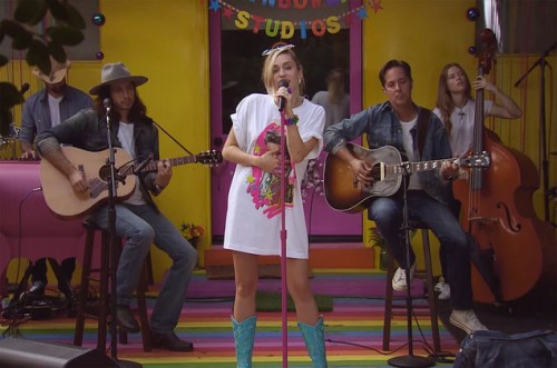 Майли Сайрус еще не выпустила новый альбом «Younger now», но уже записывает следующий