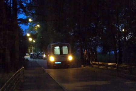 
                    Ребенок сорвался с дерева в 3-м микрорайоне          