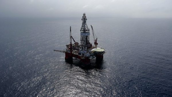 США свернули часть добычи нефти и газа в Мексиканском заливе из-за урагана