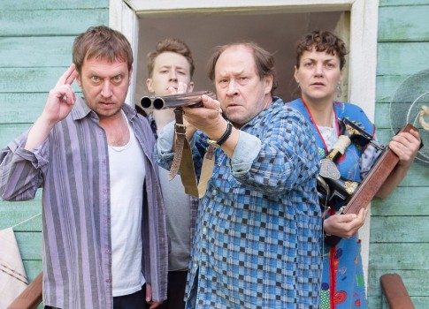 Звездные составы двух семей: смотрите сегодня премьеру сериала «Ивановы-Ивановы» на СТС