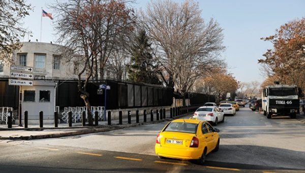 США приостановили выдачу неиммиграционных виз в Турции