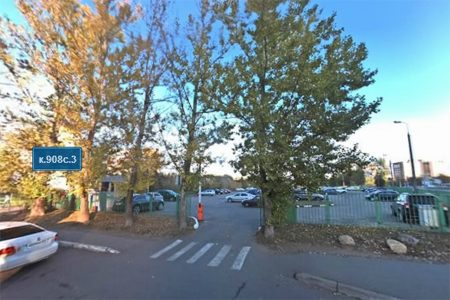 
                    Пользователям попавшей под застройку автостоянки в 9-м микрорайоне предложили переехать в «народные гаражи»          