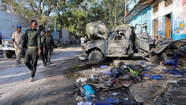 Число жертв взрыва в отеле в Могадишо выросло до 25 человек
