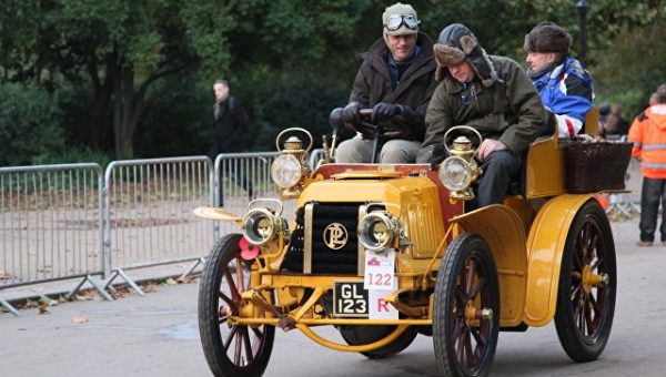 В Лондоне ввели дополнительный сбор за выхлопы для старых автомобилей