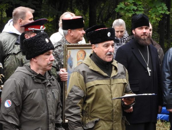 ответственный секретарь Синодального комитета по взаимодействию с казачеством иерей Тимофей Чайкин, верховный атаман Балканского казачьего войска генерал Виктор Заплатин, Атаман Зеленогррада Э.В. Хожайнов
