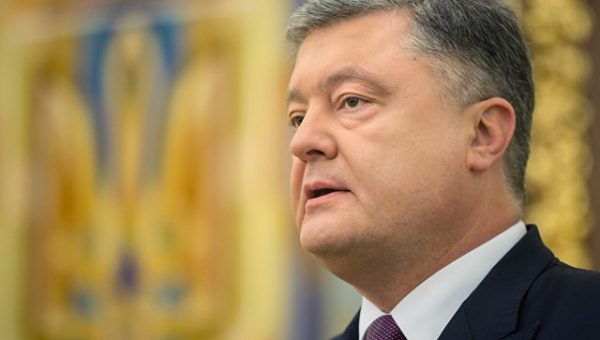 Порошенко пообещал поставить в ВСУ более тысячи единиц военной техники