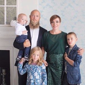 Семья карьере не помеха: Мария Кожевникова, Анна Седокова и другие звездные многодетные мамы
