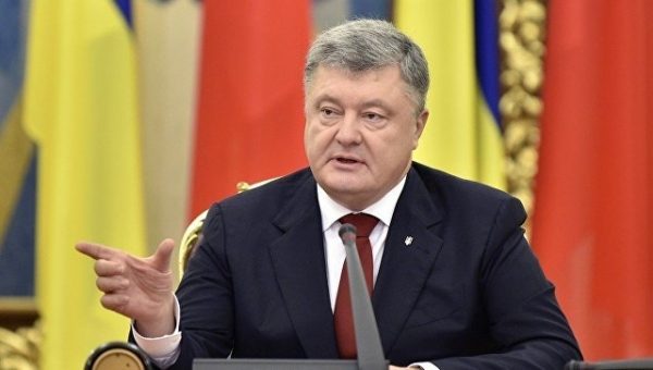 Порошенко пообещал сделать все для ввода миротворцев ООН в Донбасс‍