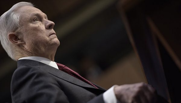 Генпрокурор США пока не давал показания по "российскому вмешательству"