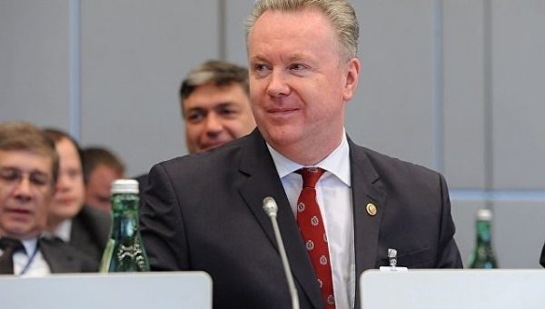 Миротворческая операция в Донбассе неприемлема, заявил Лукашевич