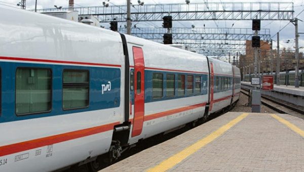 Пассажиры вставшего поезда Париж-Москва смогут пересесть на поезд из ФРГ