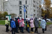 
                    «Шагающий автобус» прошел по улицам Зеленограда          