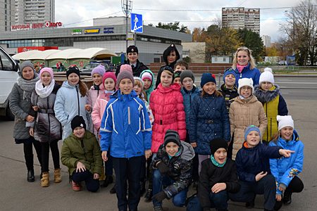 
                    «Шагающий автобус» прошел по улицам Зеленограда          