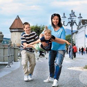 Семья карьере не помеха: Мария Кожевникова, Анна Седокова и другие звездные многодетные мамы