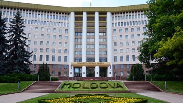 В парламенте Молдавии предложили изменить название государственного языка