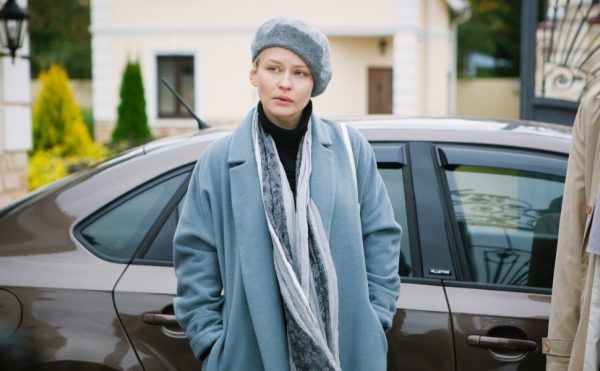 Юлия Пересильд в роли провинциалки: репортаж со съемок нового сериала «Белые ночи» для Первого канала