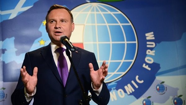 Дуда недоволен, что самым высоким зданием Варшавы стала сталинская высотка
