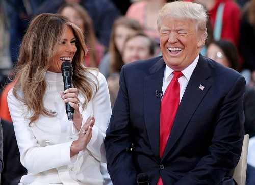 Дональд Трамп ответил на заявления о несчастной жене Мелании