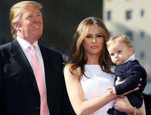 Дональд Трамп ответил на заявления о несчастной жене Мелании