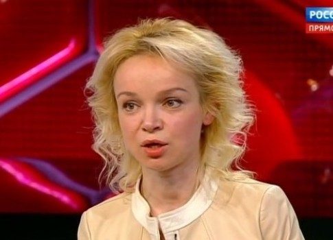 Вся жизнь – театр: жена Джигарханяна рассказала, кто ее поссорил с мужем