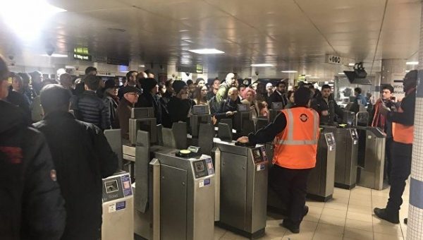Полиция отпустила двух мужчин, связанных с инцидентом в лондонском метро