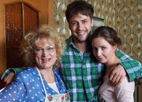 Настасья Самбурская и Елена Радевич – соперницы: сегодня покажут «Две жены» на «Dомашнем»