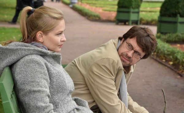 Юлия Пересильд в роли провинциалки: репортаж со съемок нового сериала «Белые ночи» для Первого канала