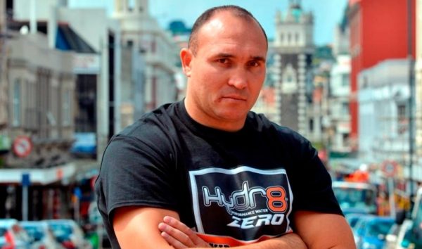 Наш Великий против их Бриллиантового: смотрим чемпионский бой Александра Устинова на «Матч ТВ»