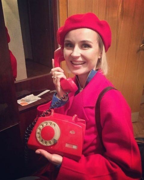 Полина Гагарина посетила дом своего детства