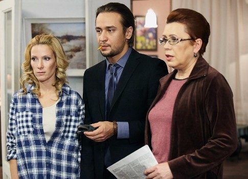 Необычный детектив: смотрите на «Dомашнем» премьеру нового сериала «Что делает твоя жена?»