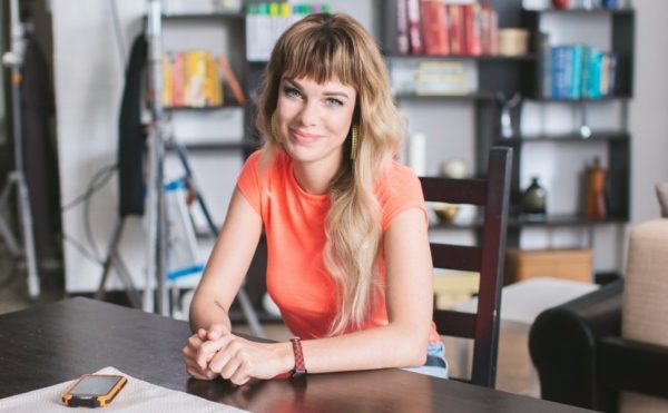 Актриса Софья Каштанова о новом сериале «Психологини», походах к психологу и работе в Голливуде