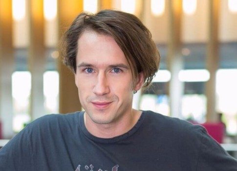 Актер Егор Корешков о новом сериале «Психологини», музыкальном прошлом, шопинге и кардиотренировках