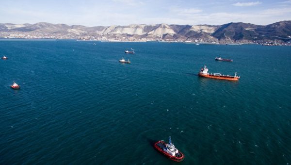 Экипаж арестованного в ОАЭ российского судна вернулся в Приморье